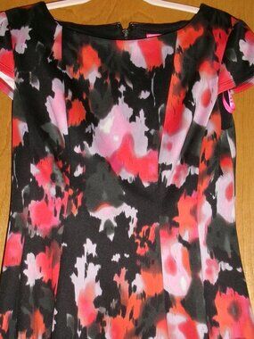 EUC Betsey Johnson Size 8 Floral Fit and Flare Dress